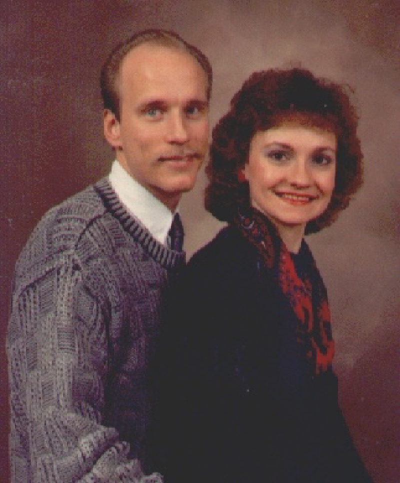 Family-History/Dan's family Favorites/800x600_1989 Dan Lisa engagement.jpg